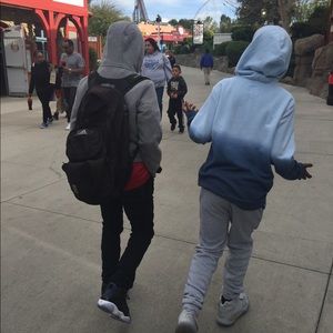 Meet your Posher, Hunter